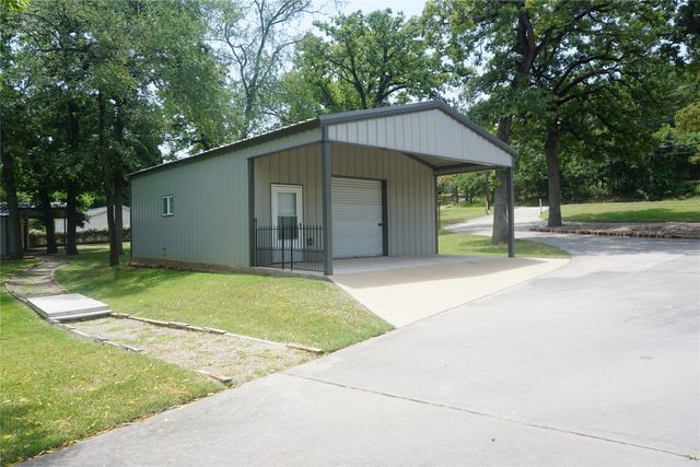 610 S Lillis Lane, Denison, TX 75020