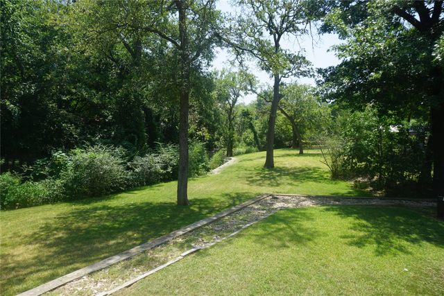 610 S Lillis Lane, Denison, TX 75020