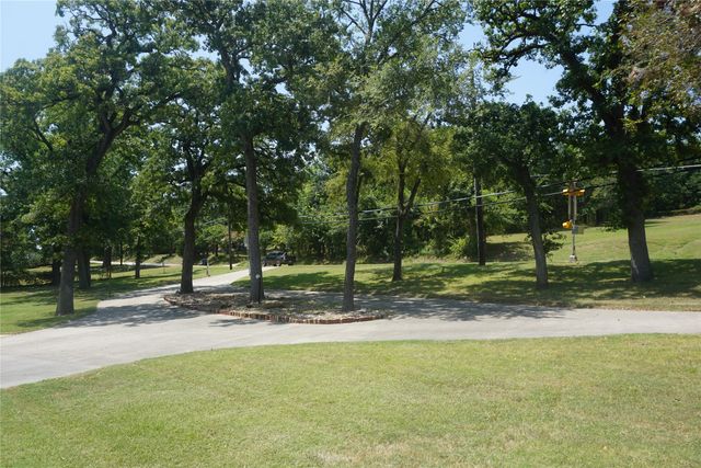 610 S Lillis Lane, Denison, TX 75020