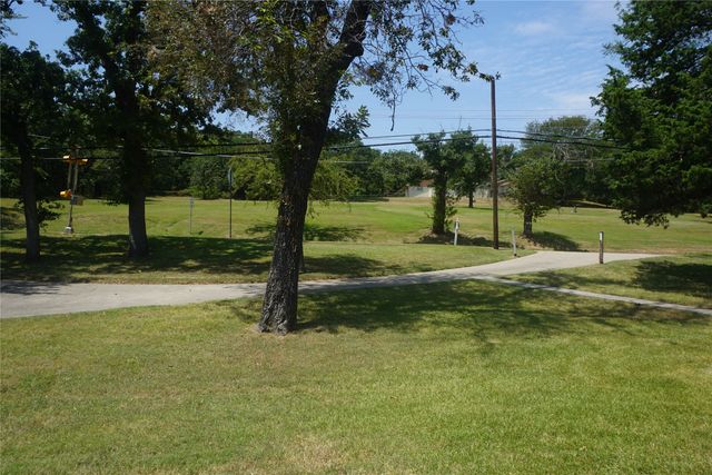610 S Lillis Lane, Denison, TX 75020