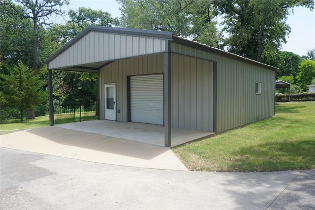 610 S Lillis Lane, Denison, TX 75020