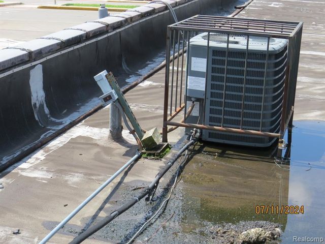 18908-10 Grand River Avenue, Detroit, MI 48223