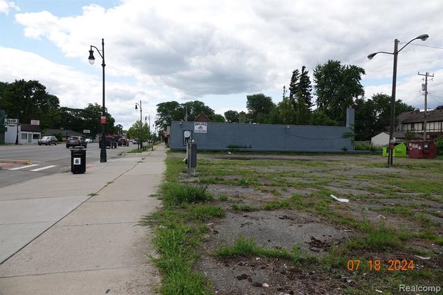 18908-10 Grand River Avenue, Detroit, MI 48223