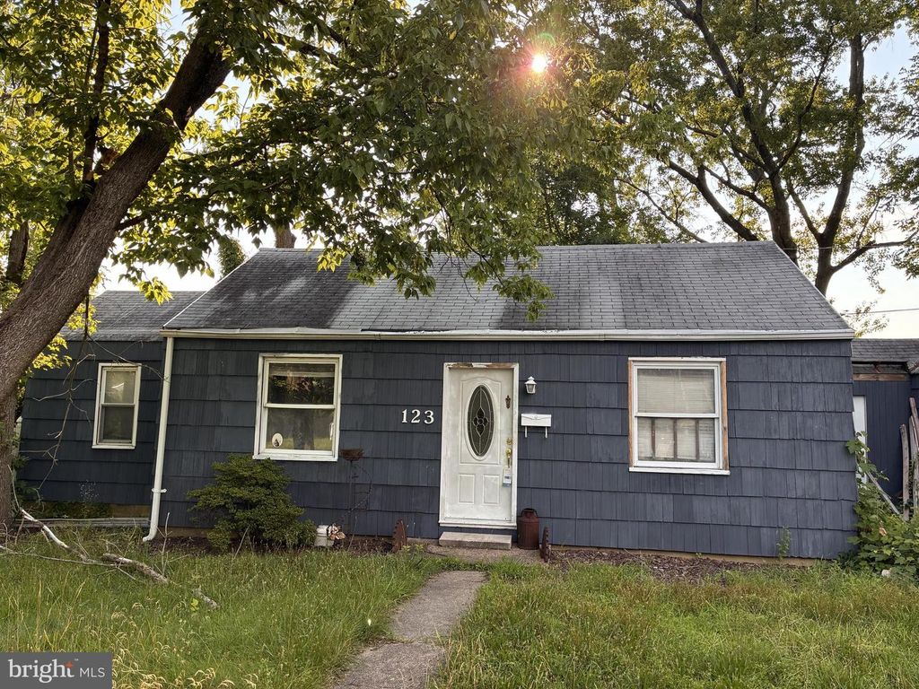 123 BURNT MILL RD, Cherry Hill, NJ 08003