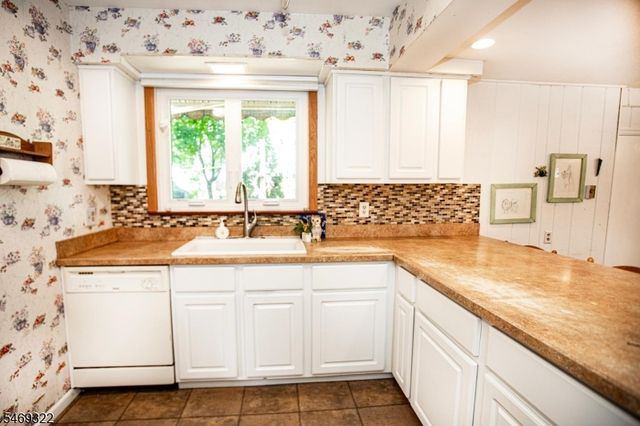603 Fairlawn Pkwy, Saddle Brook Twp., NJ 07663