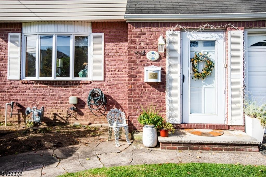603 Fairlawn Pkwy, Saddle Brook Twp., NJ 07663 — photo 5