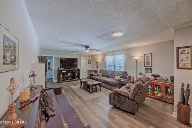 614 Forest Lane, Wallace, NC 28466