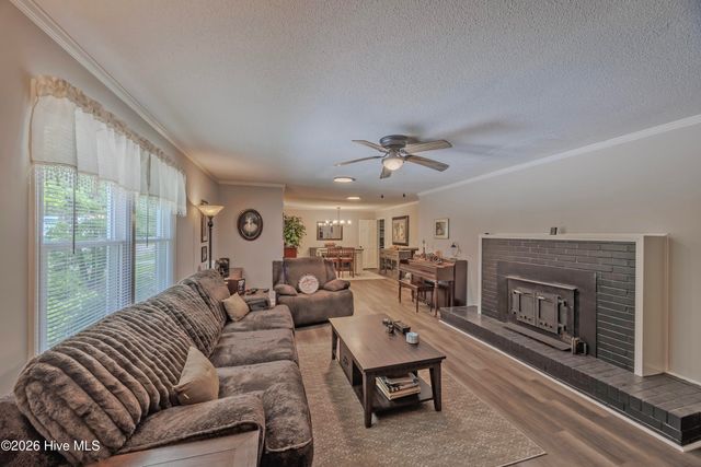 614 Forest Lane, Wallace, NC 28466