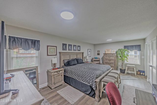 614 Forest Lane, Wallace, NC 28466