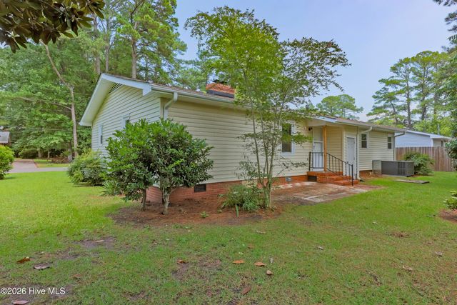 614 Forest Lane, Wallace, NC 28466