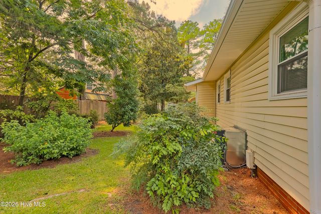 614 Forest Lane, Wallace, NC 28466