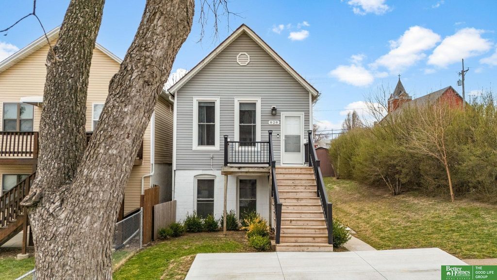 828 S 21st Street, Omaha, NE 68108