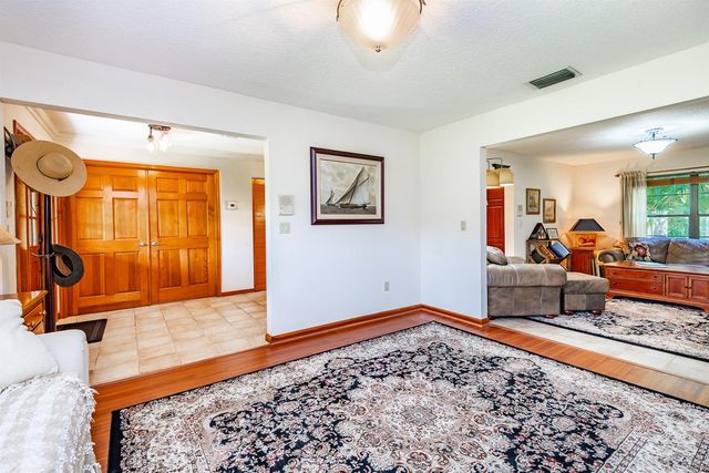 5371 Cougars Prowl, Lake Worth, FL 33449