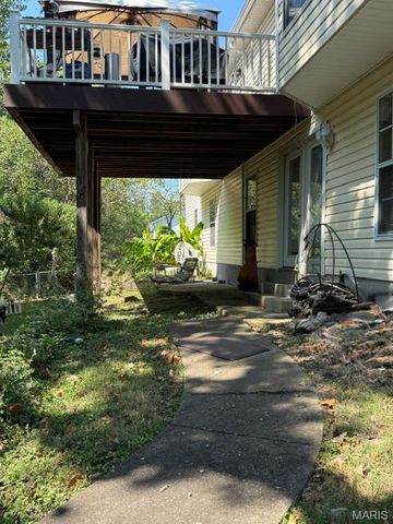 3600 N Meadow Mill Drive, Arnold, MO 63010