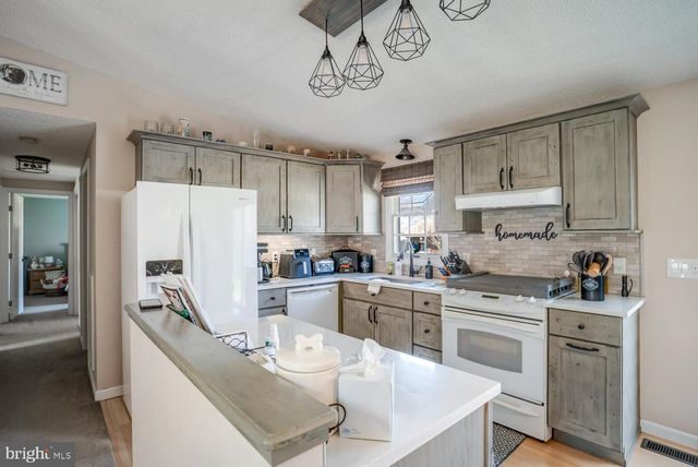 313 LAKE CRYSTALBROOK DR, Little Egg Harbor Twp, NJ 08087