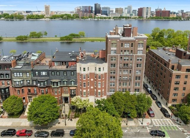 286 Beacon St 1, Boston, MA 02116