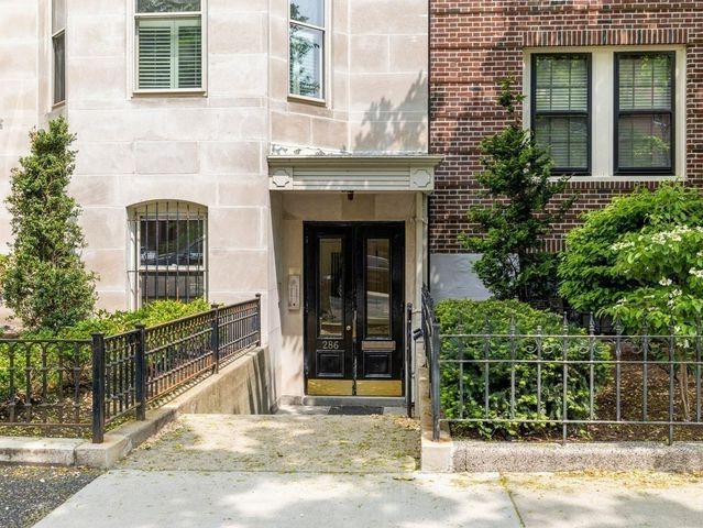 286 Beacon St 1, Boston, MA 02116