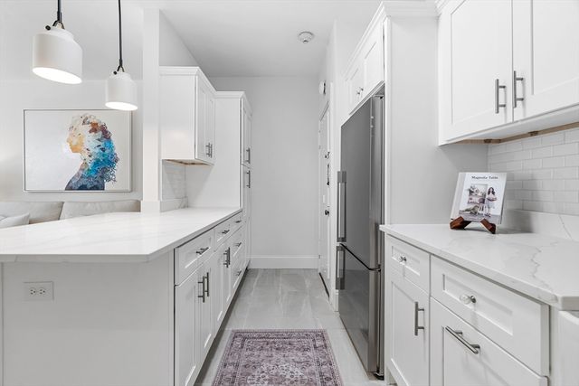 286 Beacon St 1, Boston, MA 02116