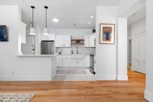 286 Beacon St 1, Boston, MA 02116