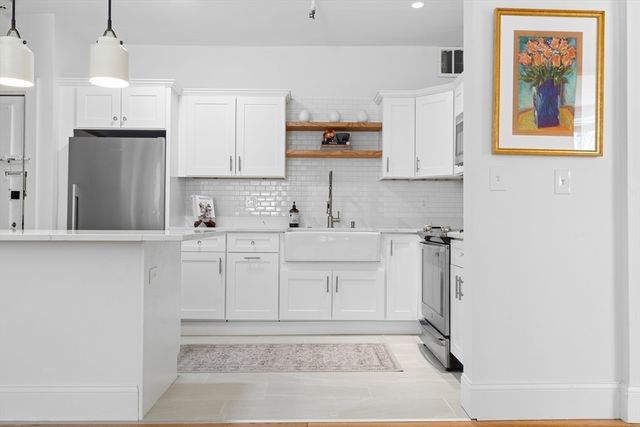 286 Beacon St 1, Boston, MA 02116