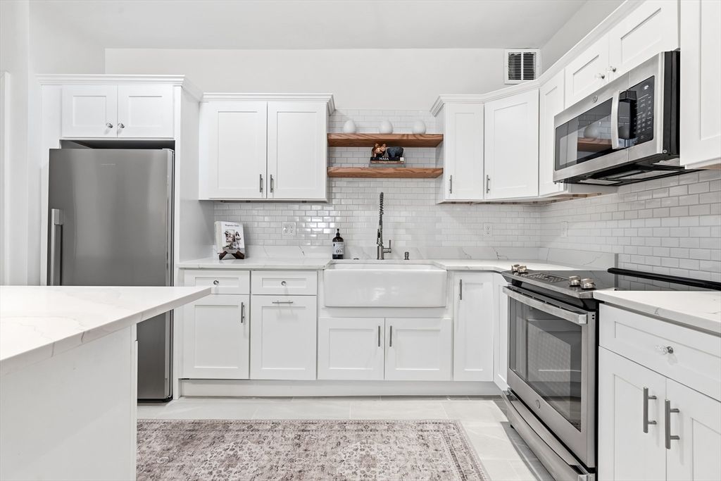 286 Beacon St 1, Boston, MA 02116