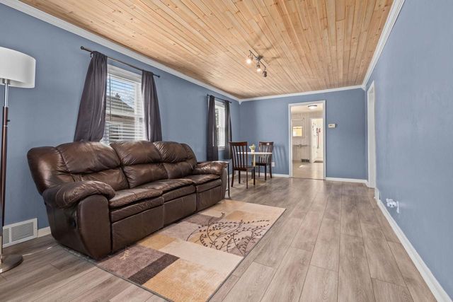 571 GROVE STREET, Neenah, WI 54956