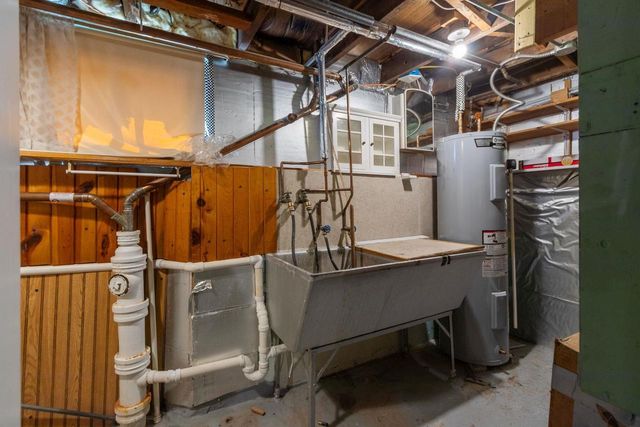 571 GROVE STREET, Neenah, WI 54956