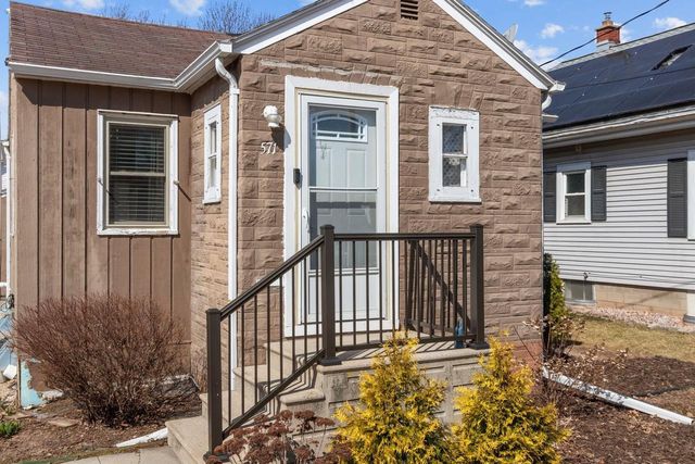 571 GROVE STREET, Neenah, WI 54956