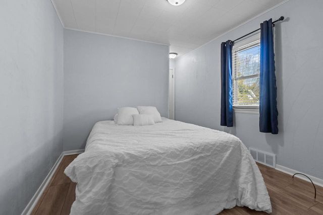 571 GROVE STREET, Neenah, WI 54956