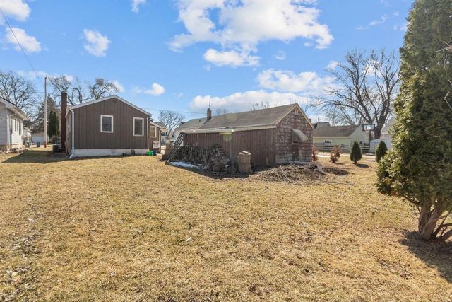 571 GROVE STREET, Neenah, WI 54956