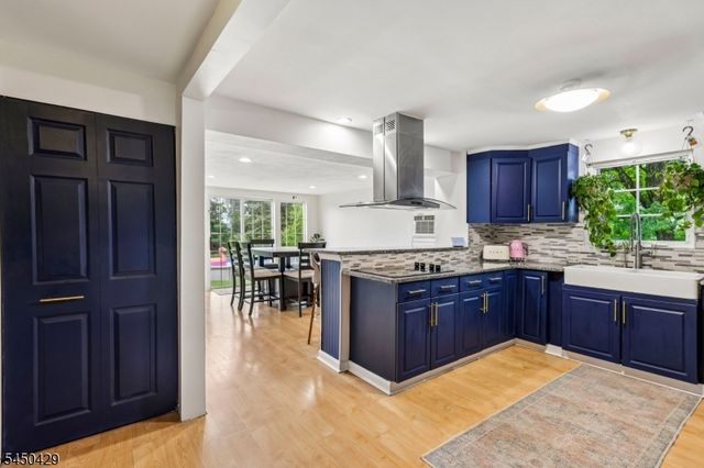 15 Musconetcong Ave, Hopatcong Boro, NJ 07843