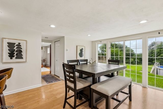 15 Musconetcong Ave, Hopatcong Boro, NJ 07843