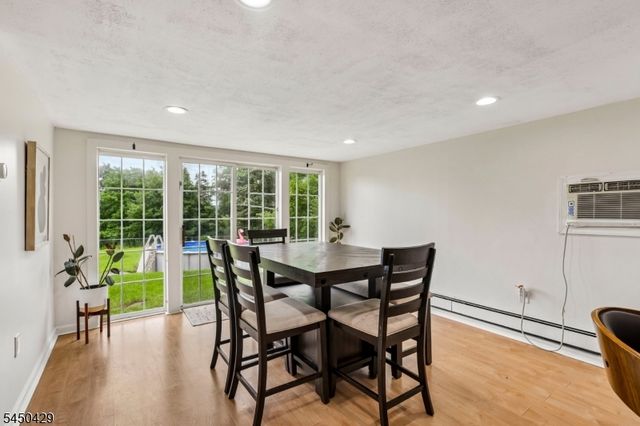 15 Musconetcong Ave, Hopatcong Boro, NJ 07843