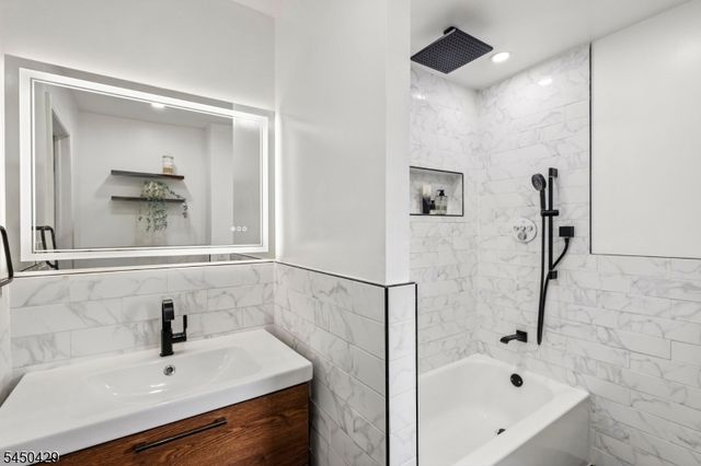 15 Musconetcong Ave, Hopatcong Boro, NJ 07843