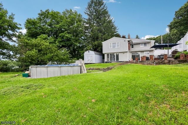 15 Musconetcong Ave, Hopatcong Boro, NJ 07843