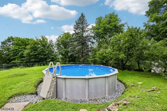 15 Musconetcong Ave, Hopatcong Boro, NJ 07843