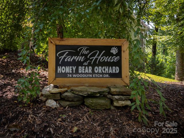 74 Woodlyn Etch Drive, Hendersonville, NC 28792