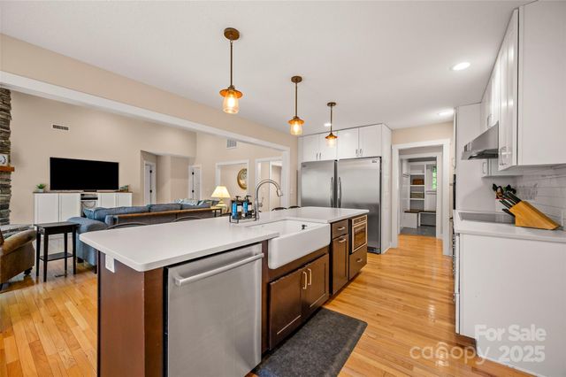 74 Woodlyn Etch Drive, Hendersonville, NC 28792