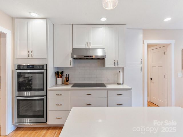 74 Woodlyn Etch Drive, Hendersonville, NC 28792