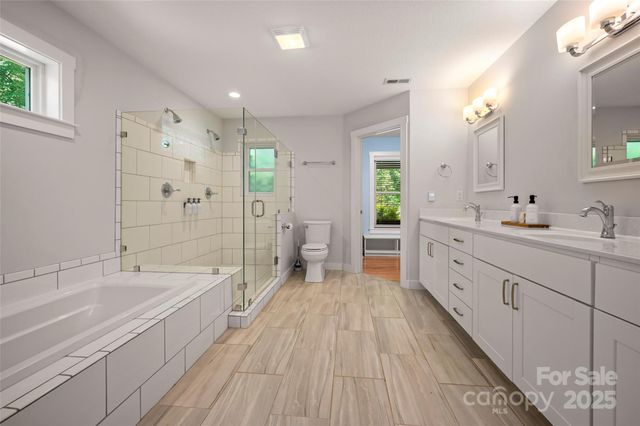 74 Woodlyn Etch Drive, Hendersonville, NC 28792