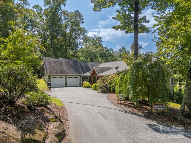 74 Woodlyn Etch Drive, Hendersonville, NC 28792