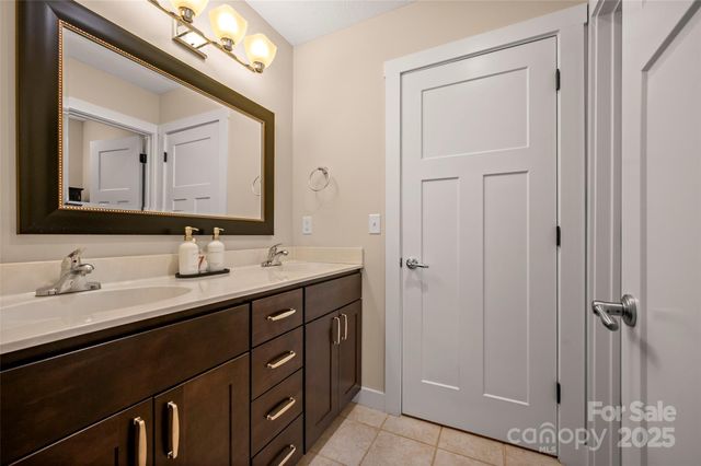 74 Woodlyn Etch Drive, Hendersonville, NC 28792