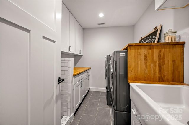 74 Woodlyn Etch Drive, Hendersonville, NC 28792