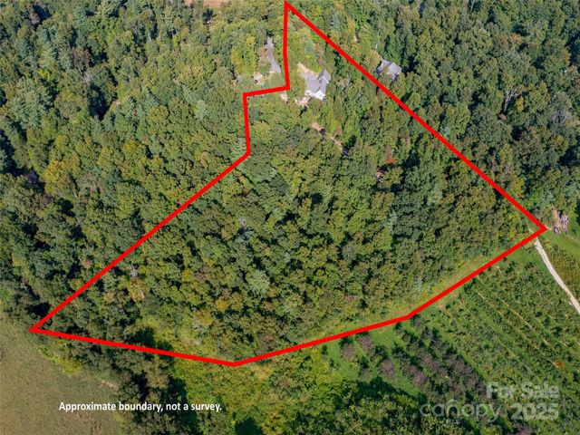 74 Woodlyn Etch Drive, Hendersonville, NC 28792