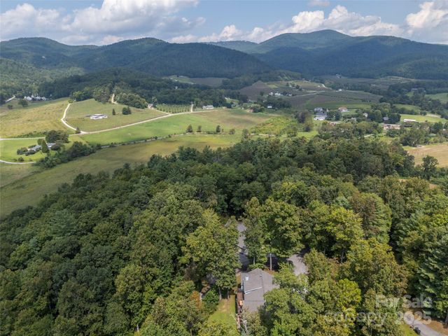 74 Woodlyn Etch Drive, Hendersonville, NC 28792