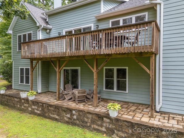 74 Woodlyn Etch Drive, Hendersonville, NC 28792