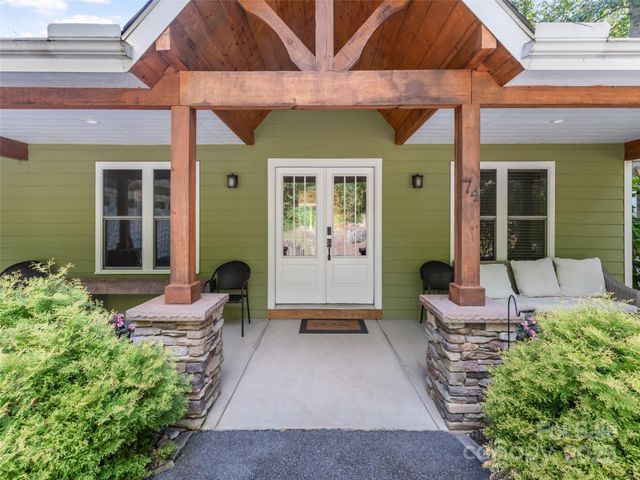 74 Woodlyn Etch Drive, Hendersonville, NC 28792