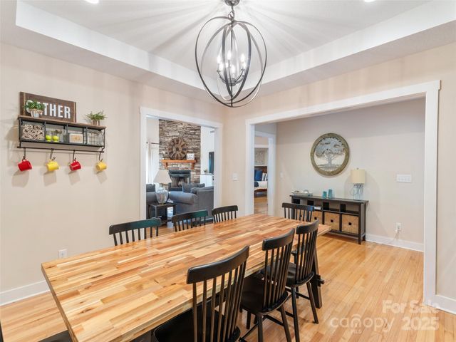 74 Woodlyn Etch Drive, Hendersonville, NC 28792