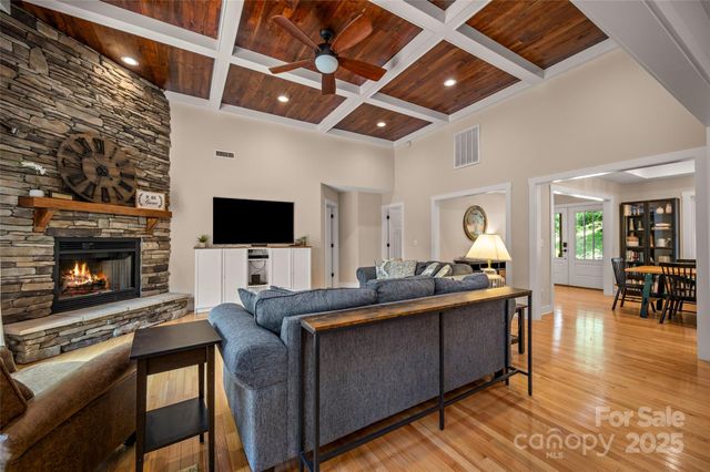 74 Woodlyn Etch Drive, Hendersonville, NC 28792