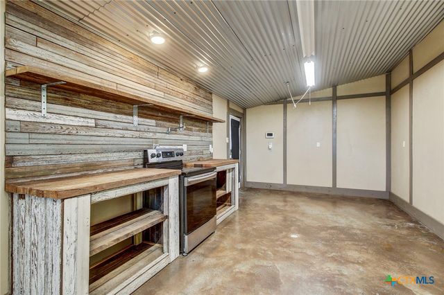 1025 County Road 454, Other, TX 78948